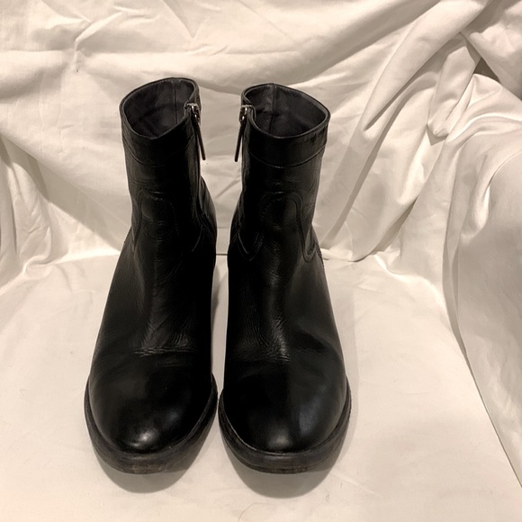 Donald J Pliner black leather booties. Size US 7 1/2. - Picture 2 of 10